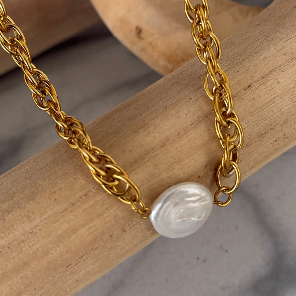 Mack Pearl Necklace