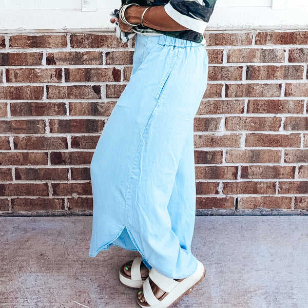 Tulip Chambray Jeans